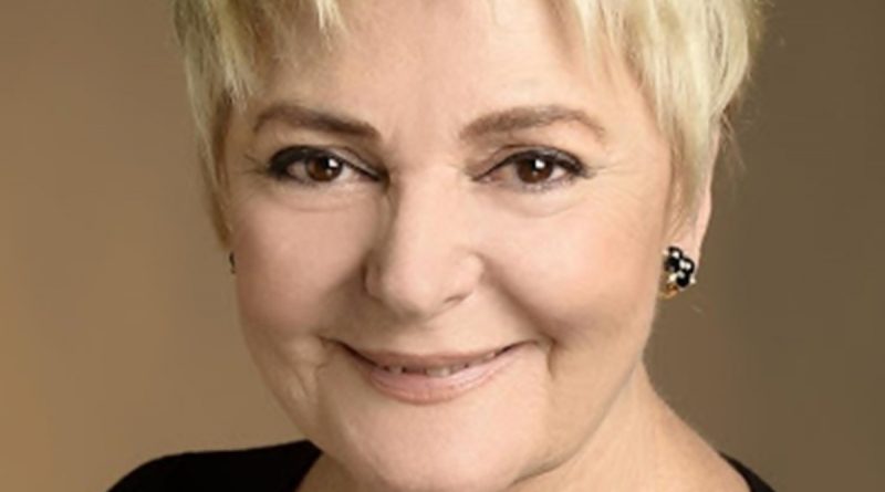 Claudia Lapaco